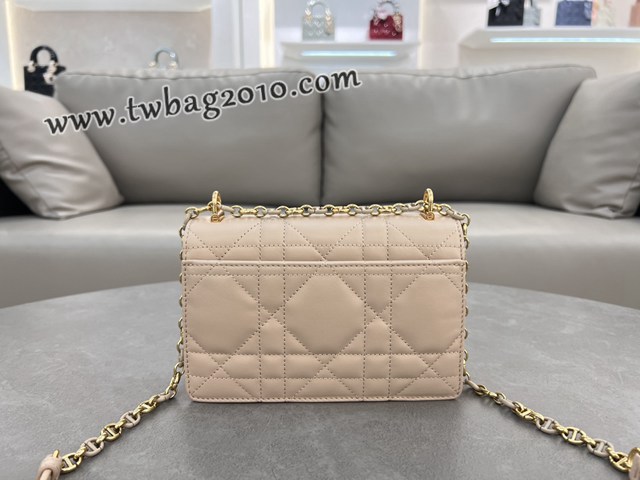 Dior专柜新款迪奥高仿原单焦糖米色链条手袋小号斜挎女包 djfk1467